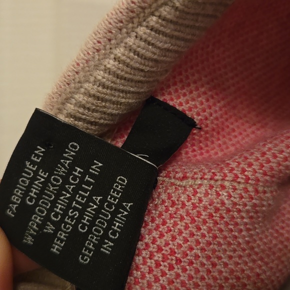 Tahari Women's Flower Print Sweater Size Medium. Magenta/Tan - Picture 6 of 7